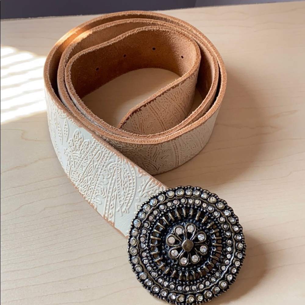 Never Used Genuine leather belt- women’s large